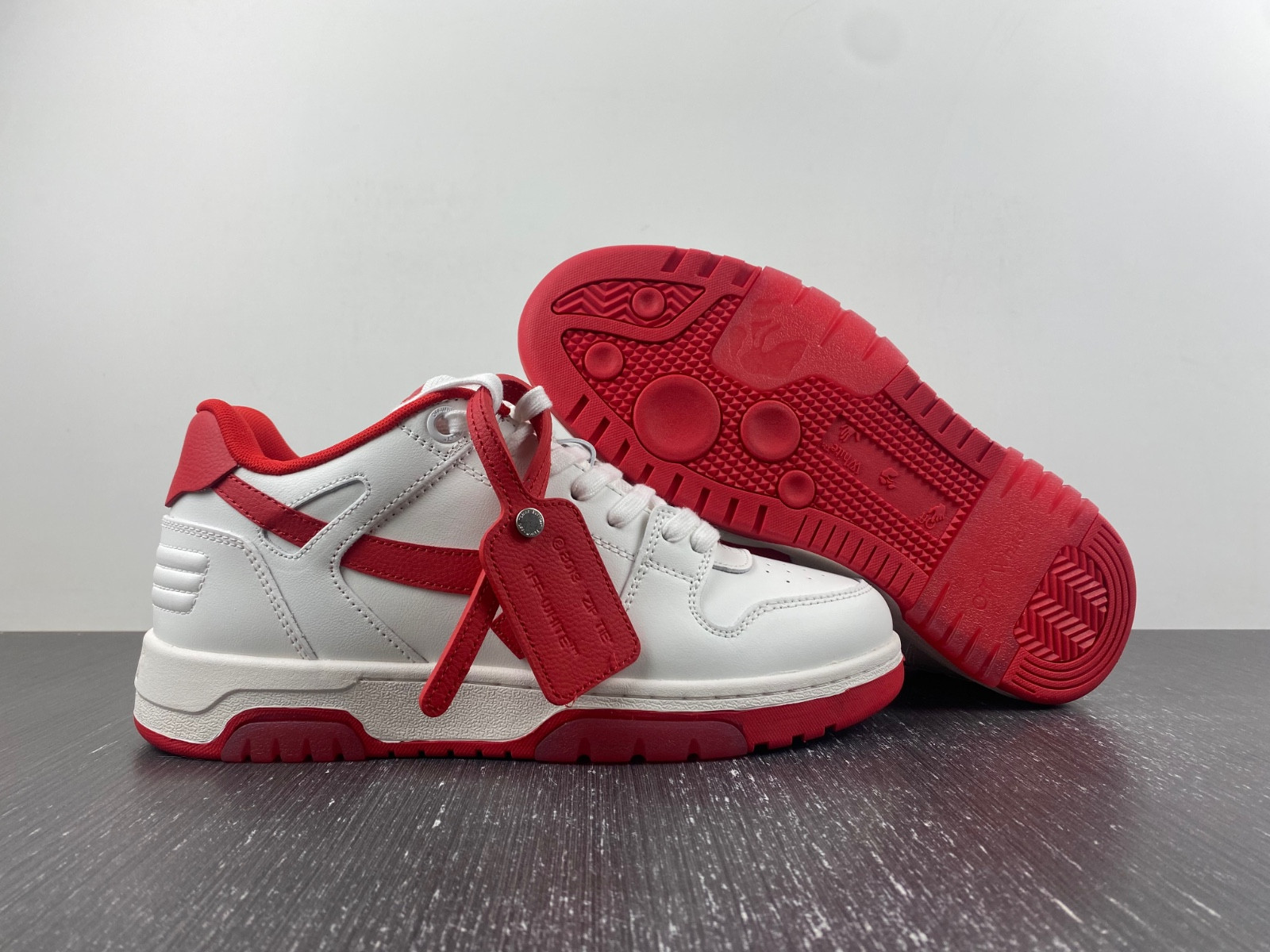 Off-White c/o Virgil Abloh