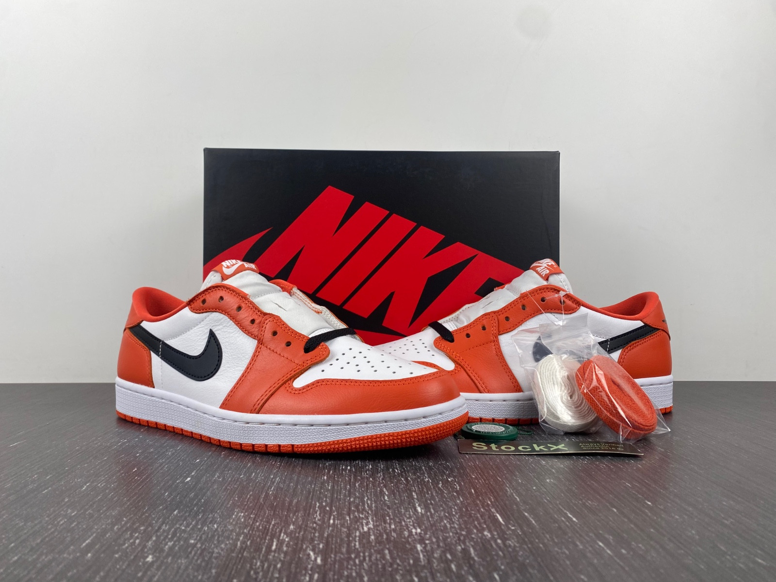AIR JORDAN 1 LOW OG “SHATTERED BACKBOARD‘ CZ0790-801