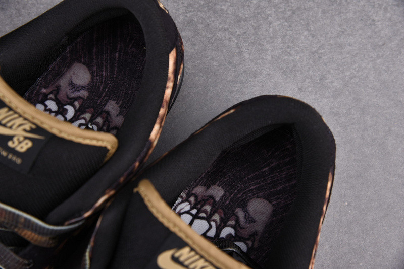 Nike Dunk SB Low Pushead 2 536356-002