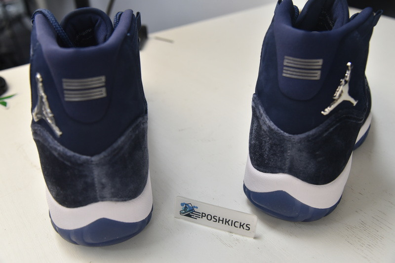 Air Jordan 11 WMNS “Midnight Navy” AR0715-441