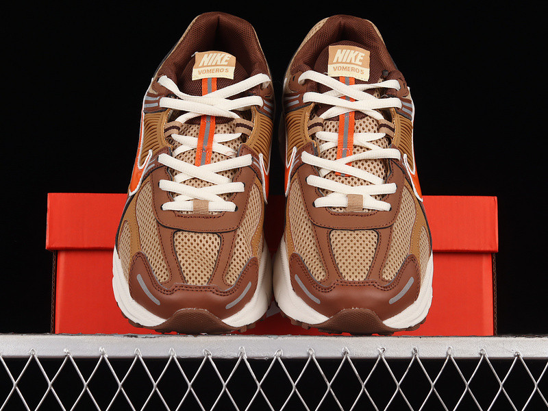 Nike Air Zoom Vomero 5