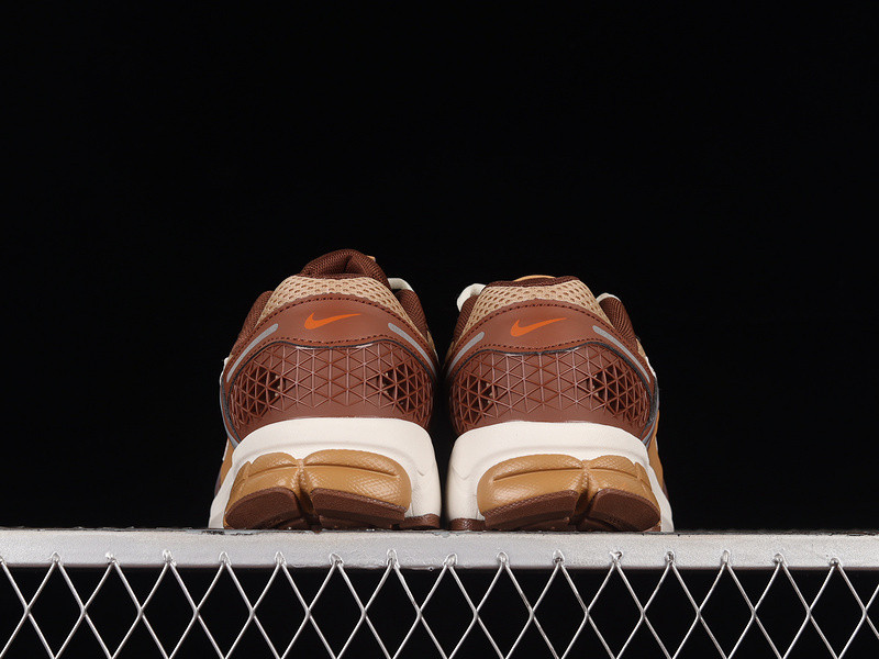 Nike Air Zoom Vomero 5