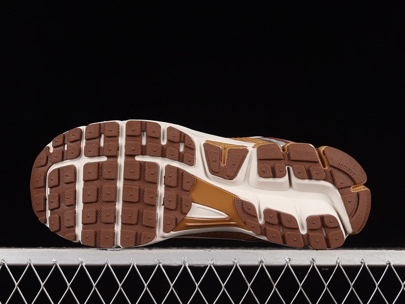 Nike Air Zoom Vomero 5