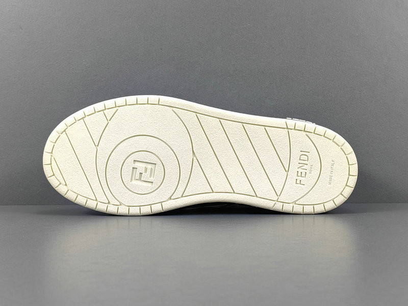 FENDI SNEAKERS