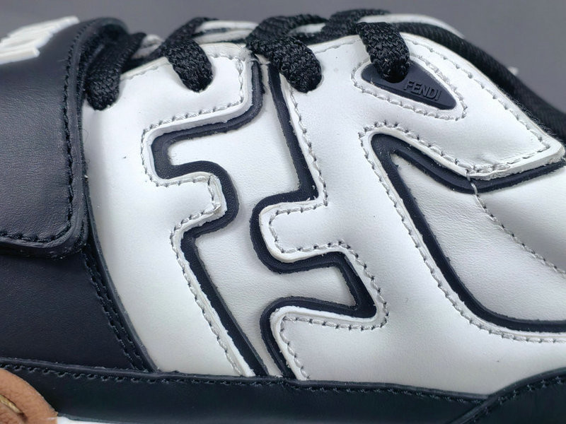 FENDI SNEAKERS