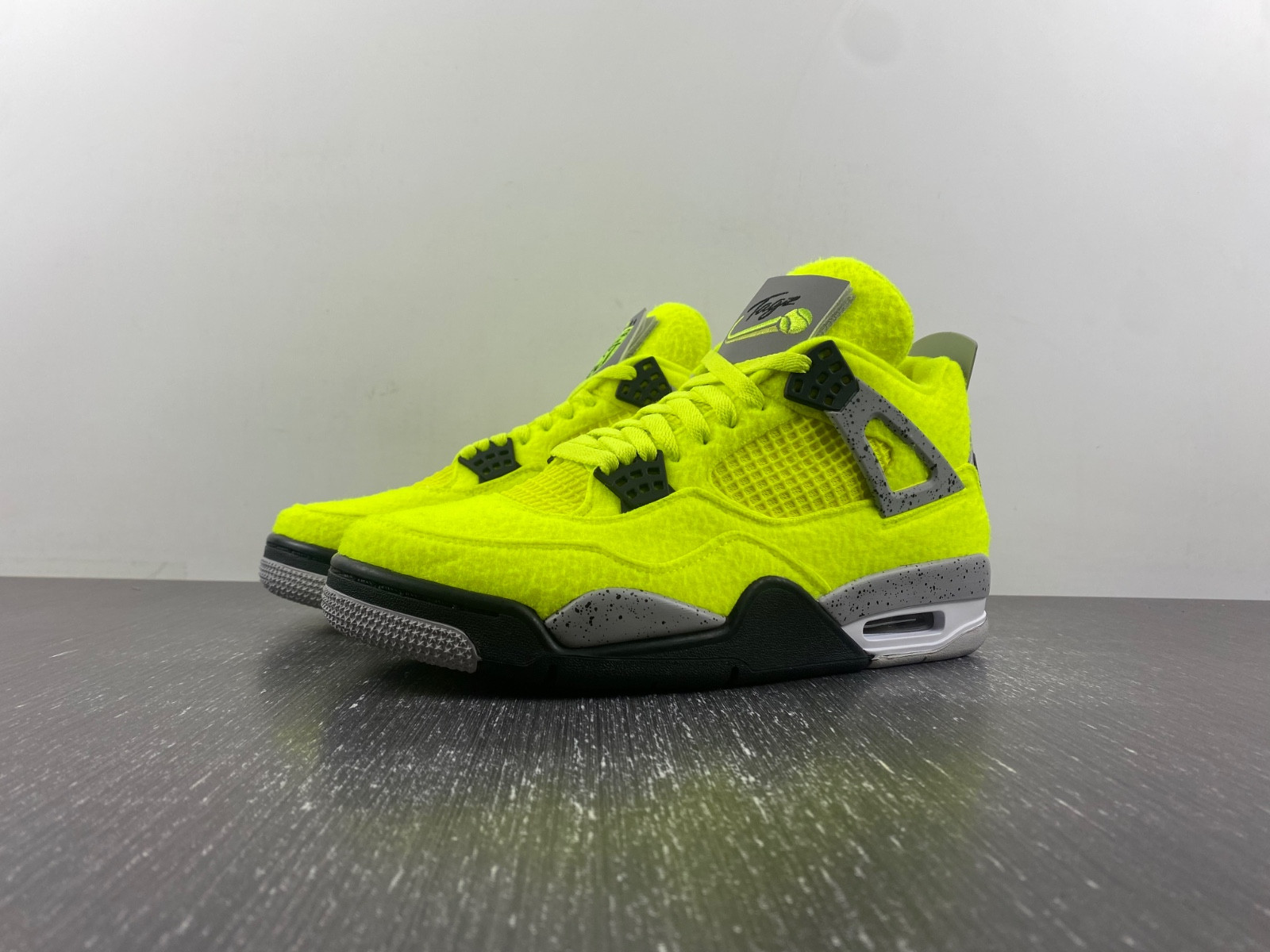 Air Jordan 4 Retro DV6773-700