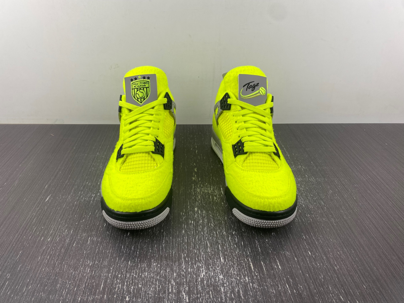 Air Jordan 4 Retro DV6773-700