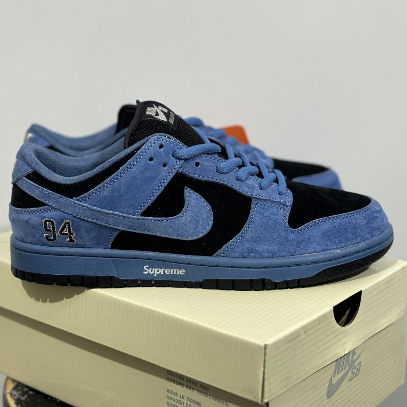 Suprem* x Nike SB Dunk Low Ocean Fog HQ8487-400