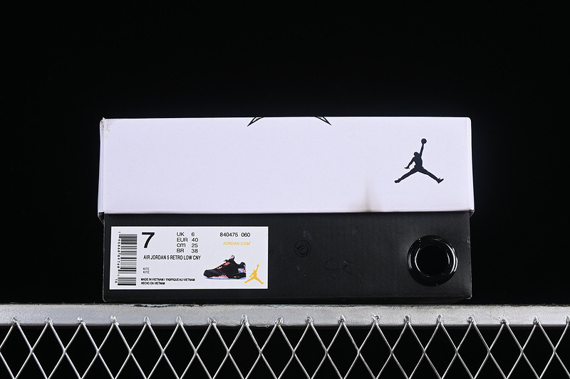 AIR JORDAN 5 RETRO LOW