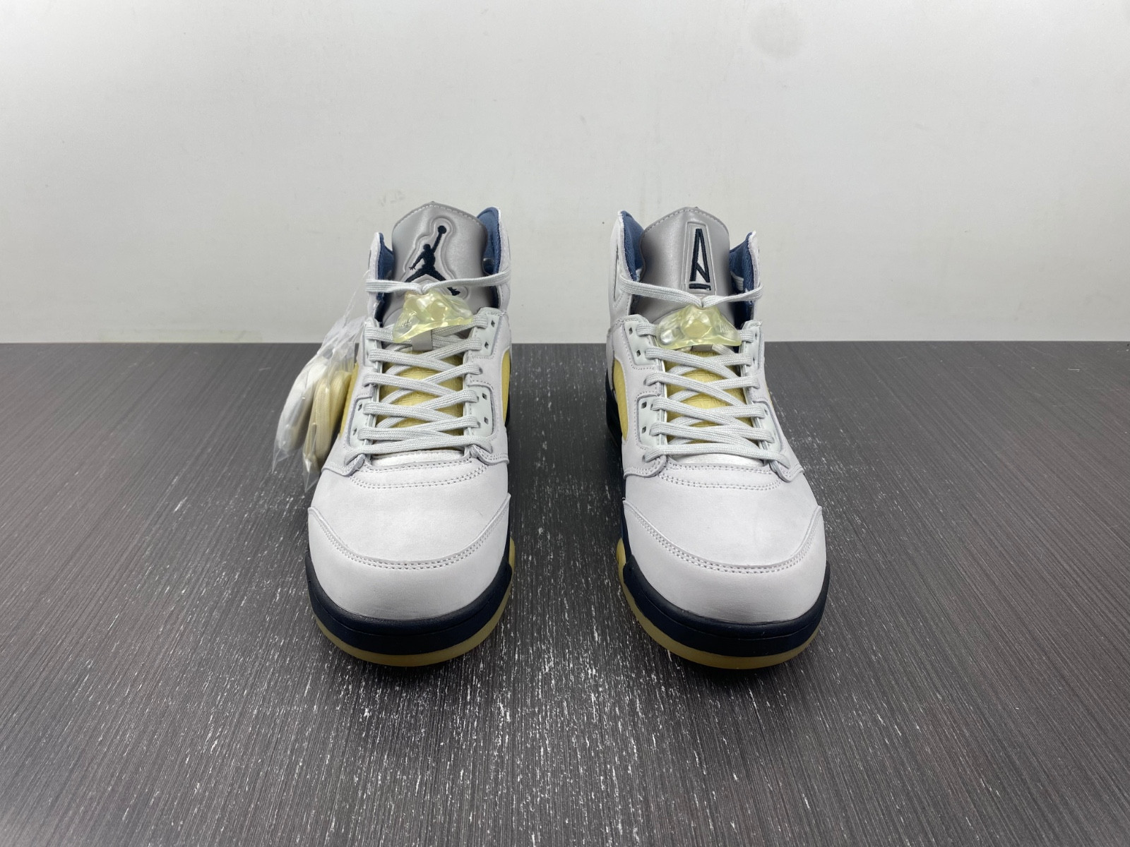 A Ma Maniére Air Jordan 5 Diffused Blue FZ5758-004