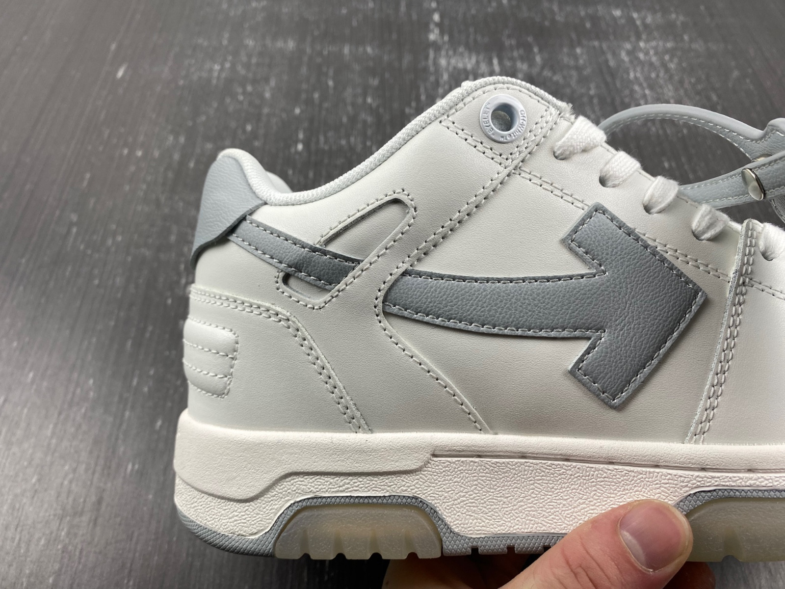 Off-White c/o Virgil Abloh