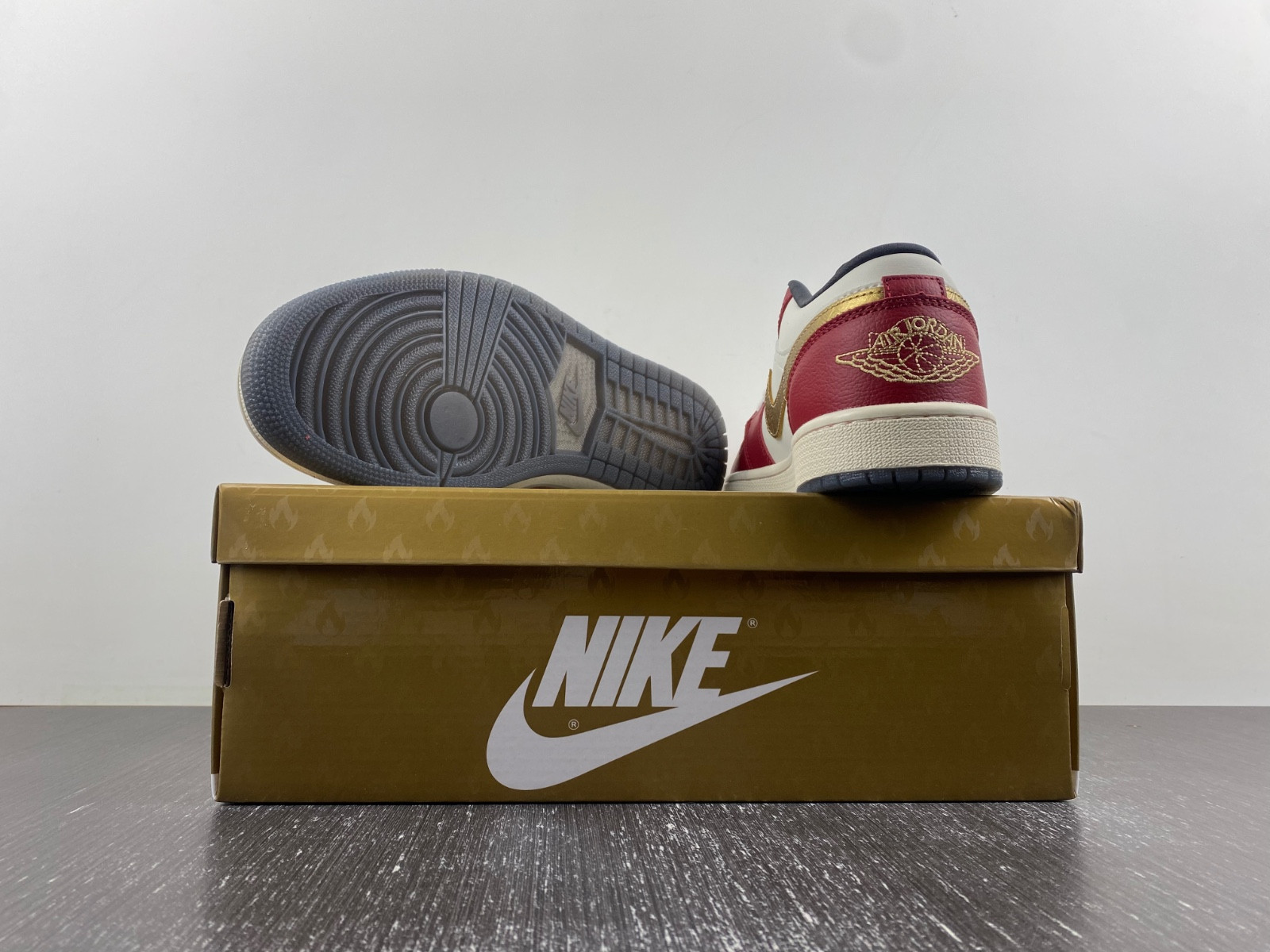 Air Jordan 1 Low "Chinese New Year 2024" | FJ5735-100