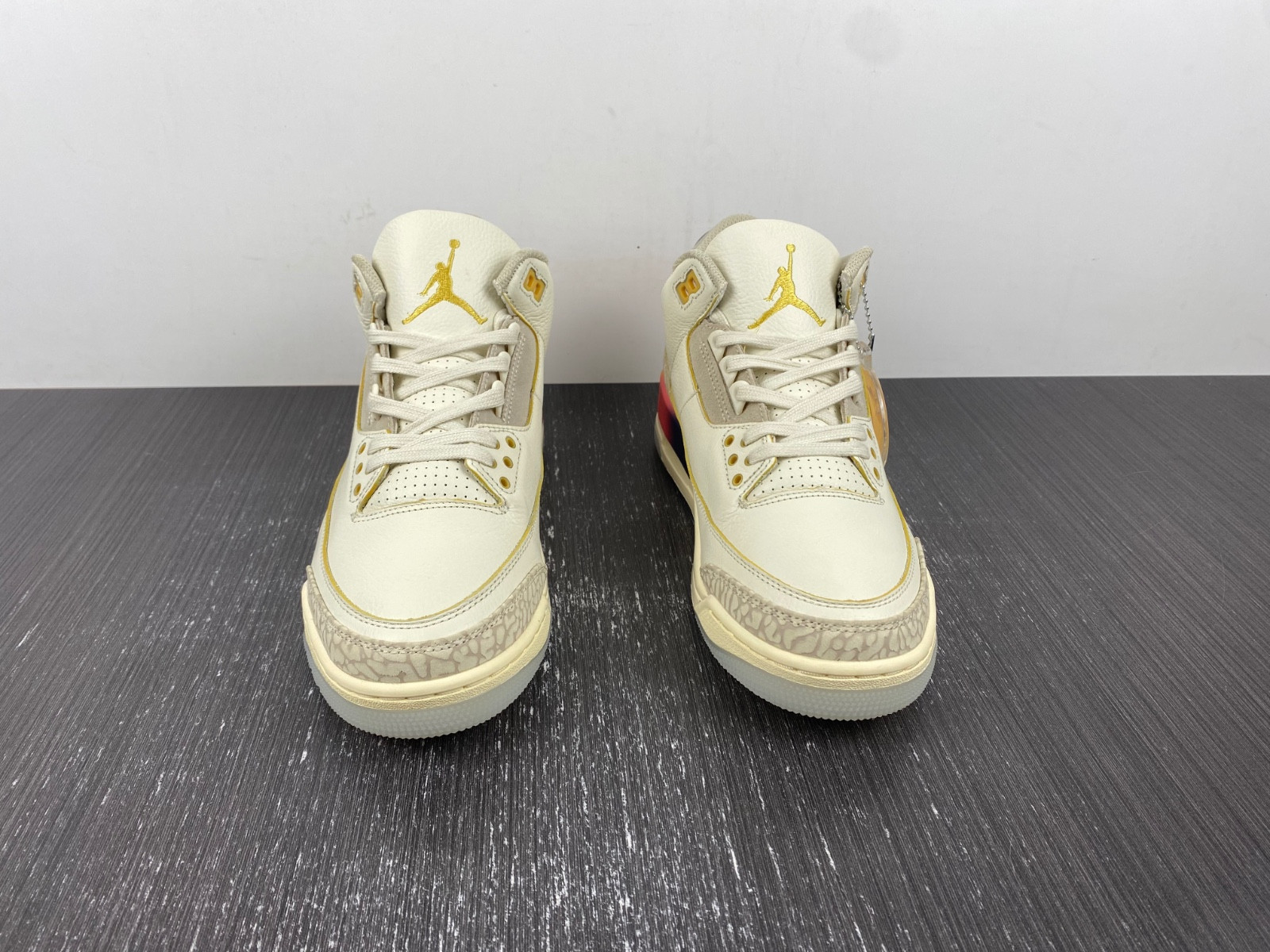 J Balvin x Air Jordan 3 "Medellín Sunset" FN0344-901