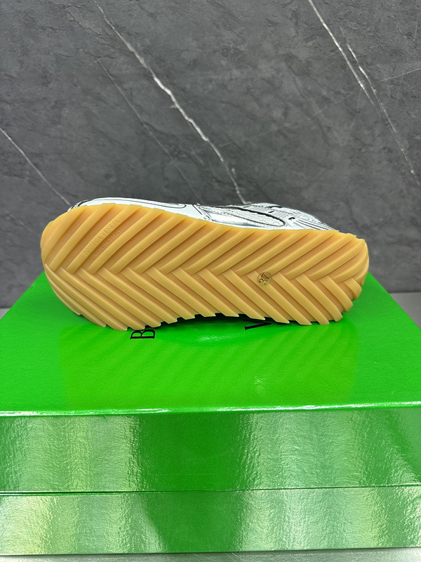 Bo*te*ga ve*ne*ta orbit low top lace up sneaker in silver & white