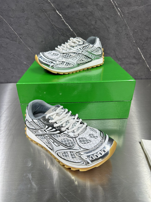 Bo*te*ga ve*ne*ta orbit low top lace up sneaker in silver & white