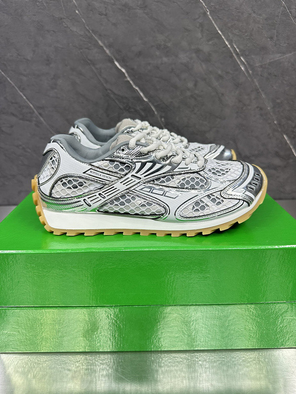 Bo*te*ga ve*ne*ta orbit low top lace up sneaker in silver & white