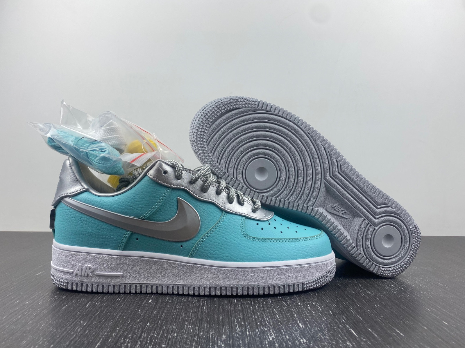 T*f*ny & co. x air force 1 low dz1382-003
