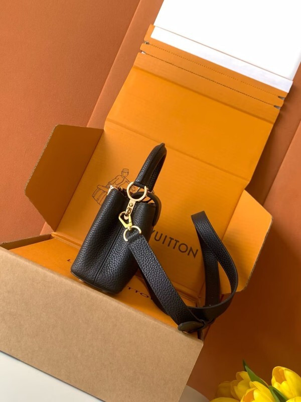 LV capucines Mini Black
