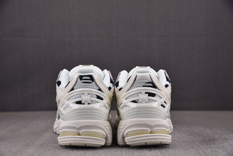 New Balance 1906R Shoes 