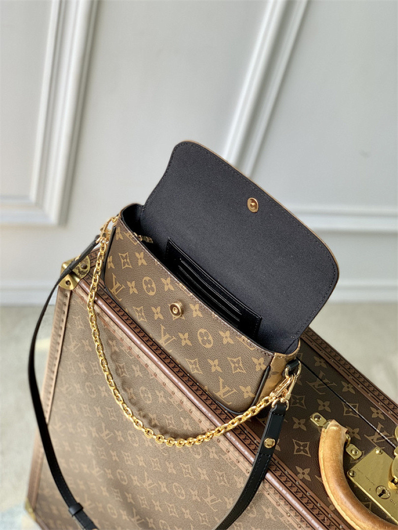 LV Wallet On Chain Ivy M26587