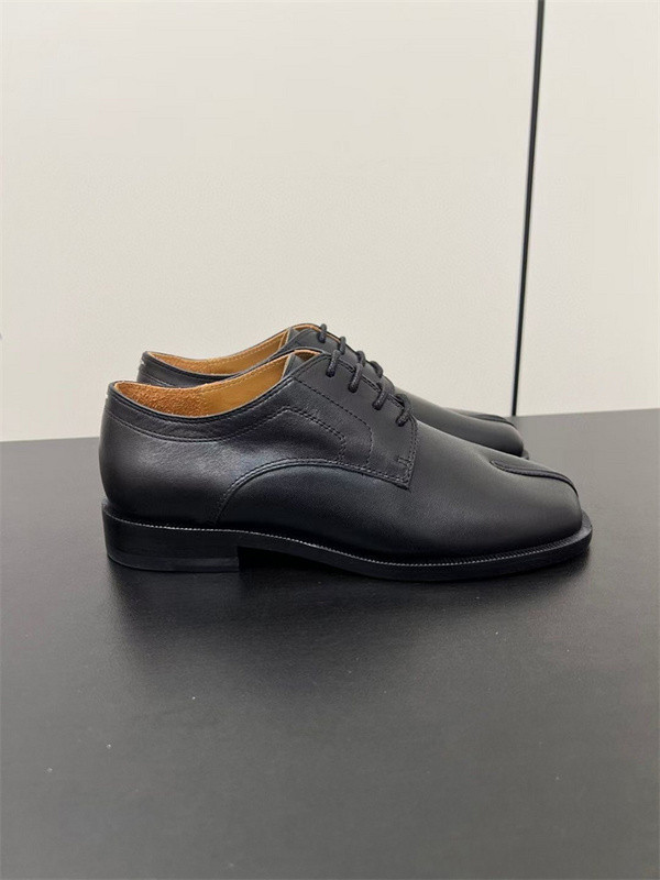 ma*s*n Ma*i*la leather shoes