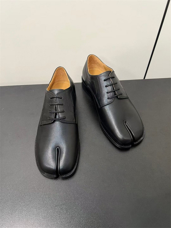 ma*s*n Ma*i*la leather shoes