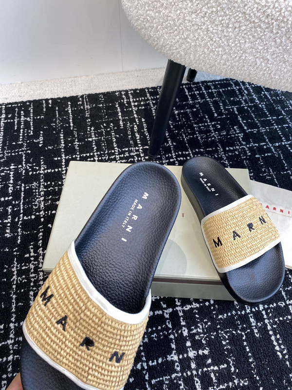 MARNI EMBROIDERED-LOGO SLIDES