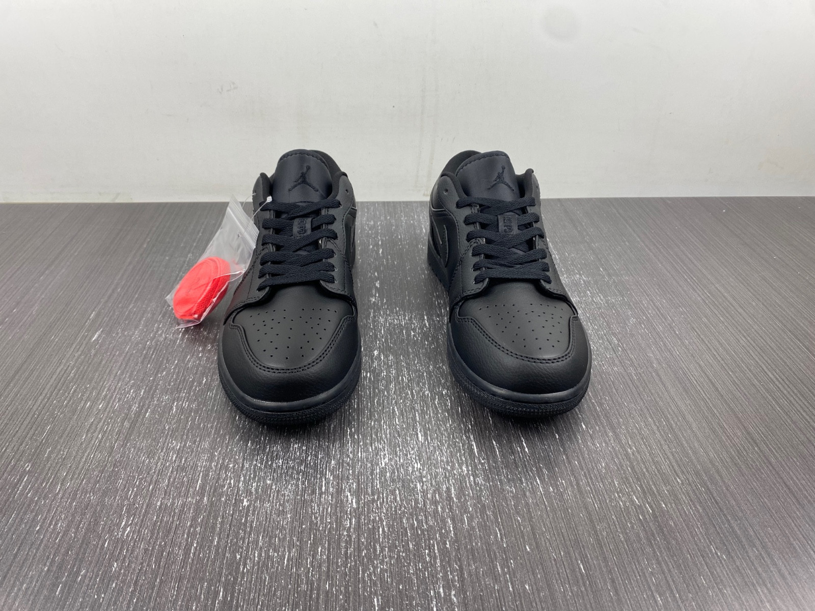 Jordan 1 Low Triple Black - 553558-091