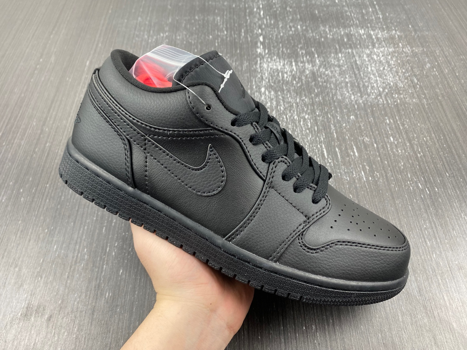 Jordan 1 Low Triple Black - 553558-091