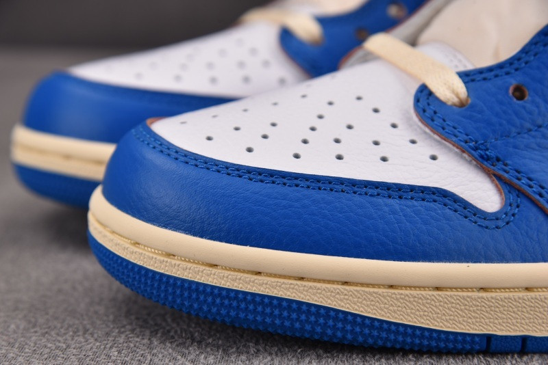 Air Jordan 1 Low UN HQ6998-146