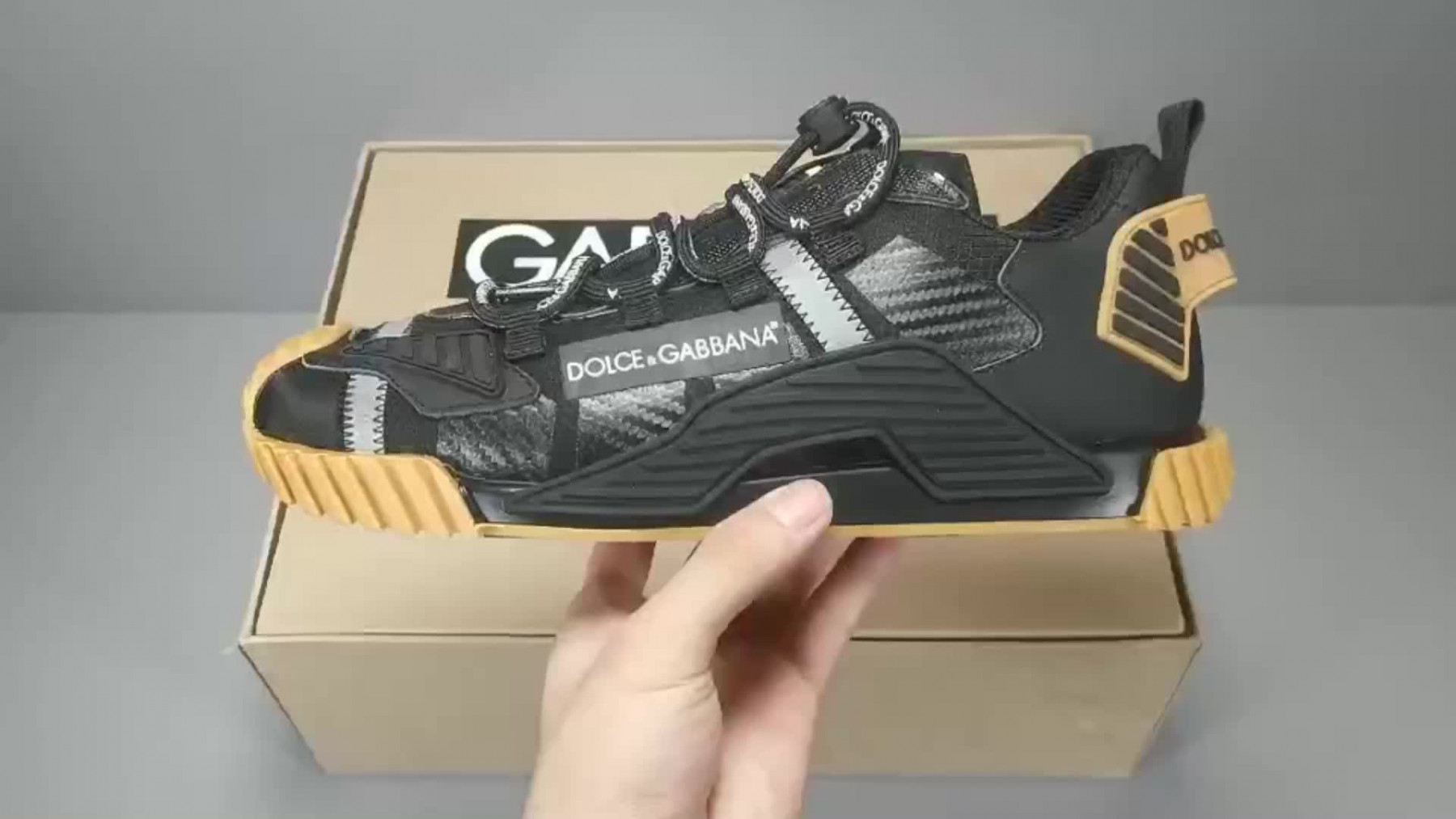 DG SNEAKER