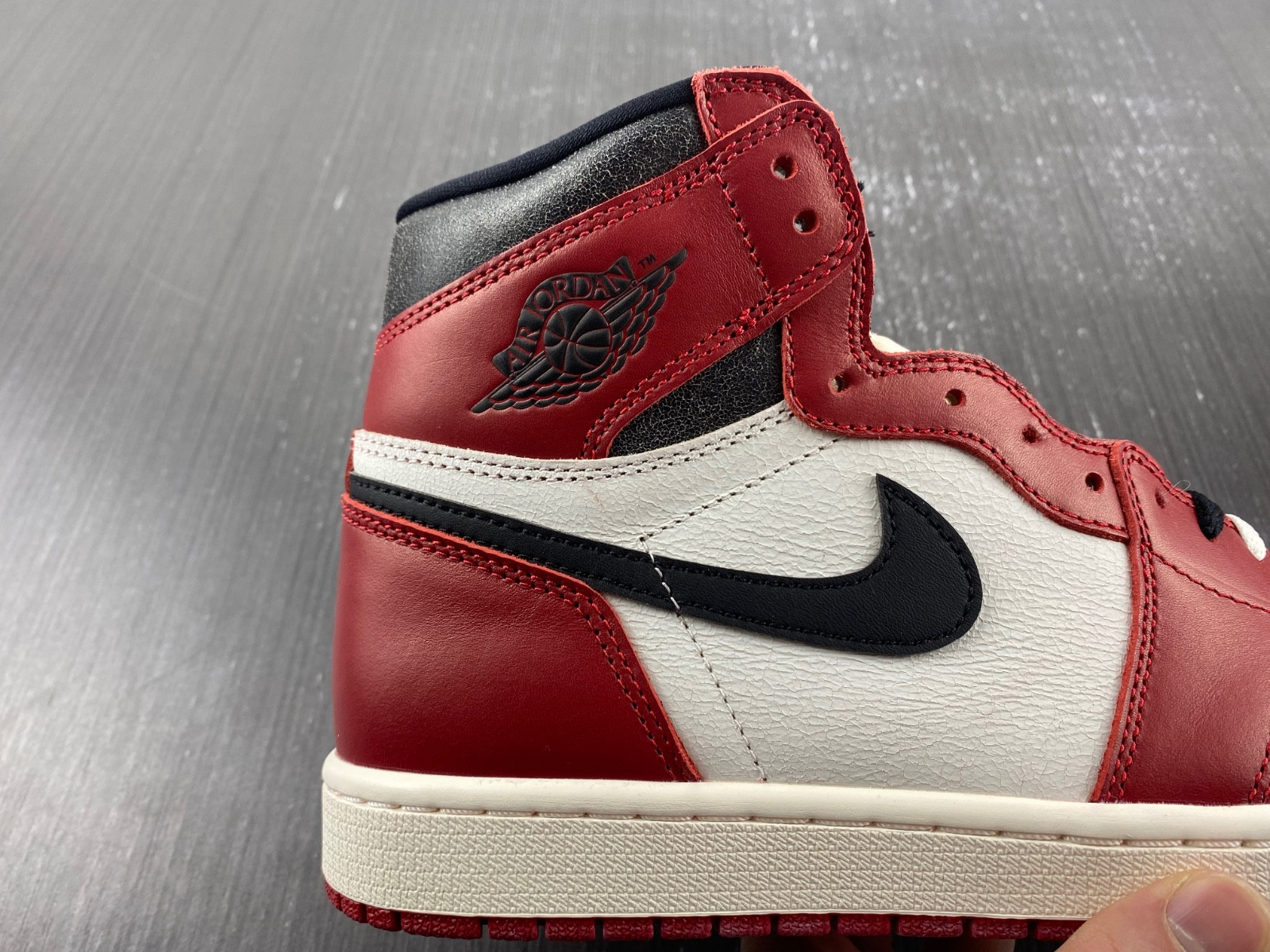 Jordan 1 Retro High OG Chicago Lost and Found DZ5485-612