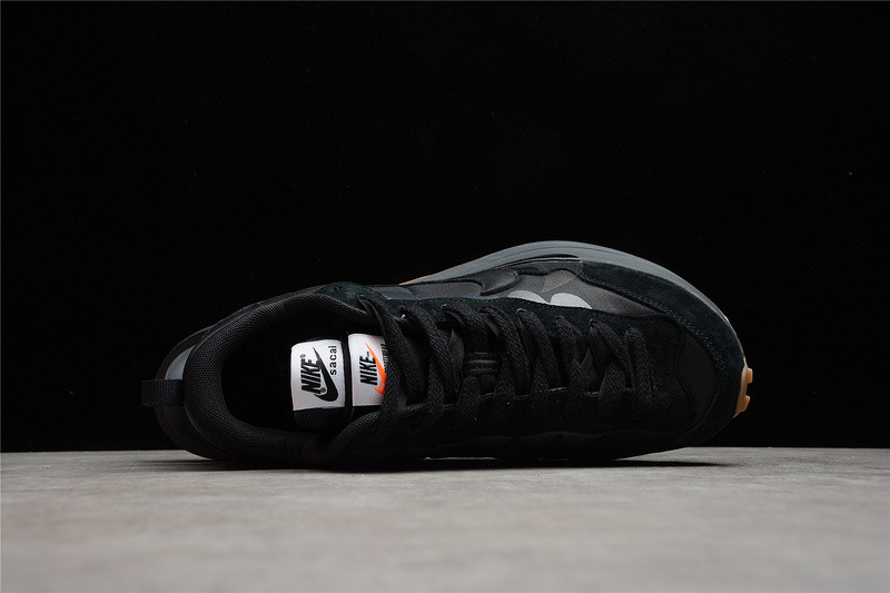 NIKE VAPORWAFFLE SACAI 