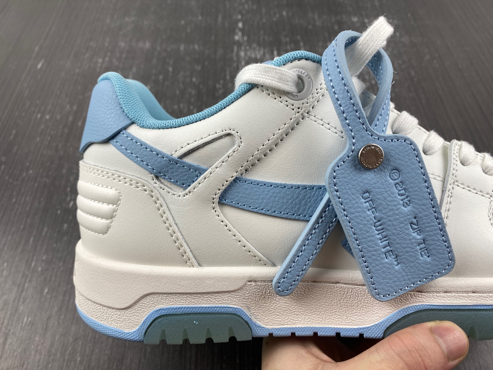 Off-White c/o Virgil Abloh