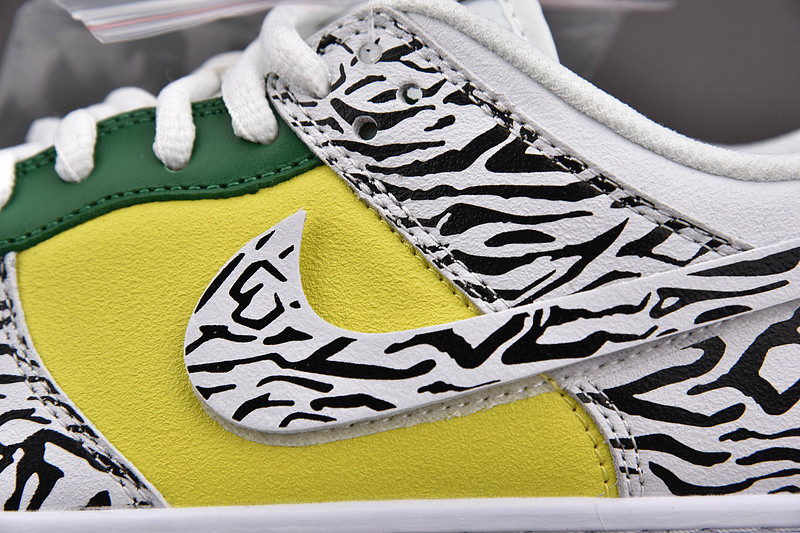 Nike Dunk Low Doernbecher Zoe DR7305-100