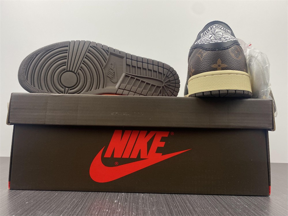 Travis Scott Fragment Air Jordan 1 Low OG CM7866-126