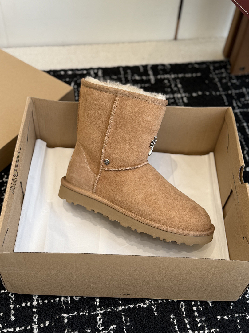 ugg x Ch*0me He**ts boots