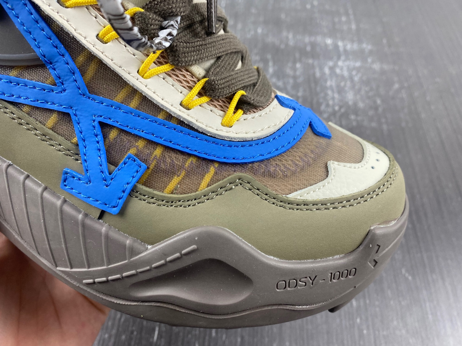 OW C/O ODSY-1000 SPORTS SHOES