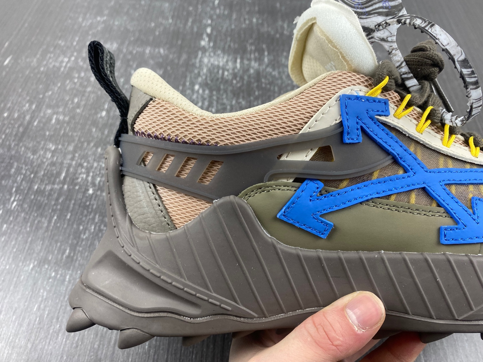 OW C/O ODSY-1000 SPORTS SHOES