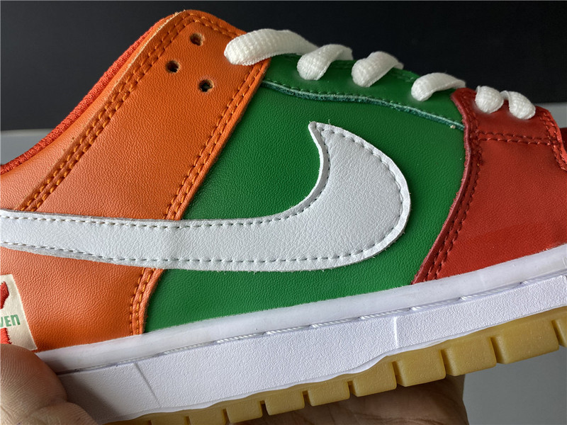 Nike SB Dunk Low 7 Eleven